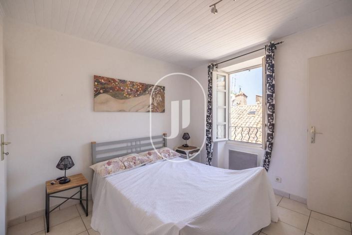 Image No.20-10 Bed House for sale