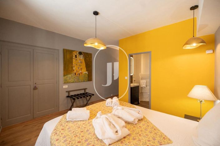 Image No.23-10 Bed House for sale