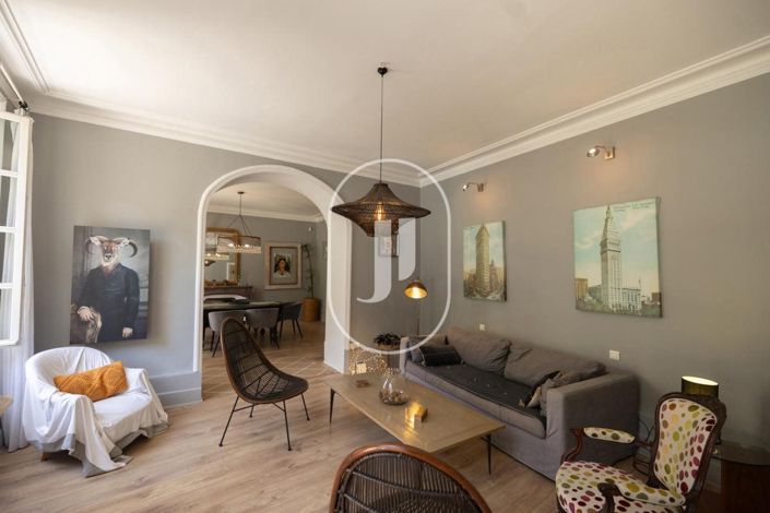Image No.31-10 Bed House for sale