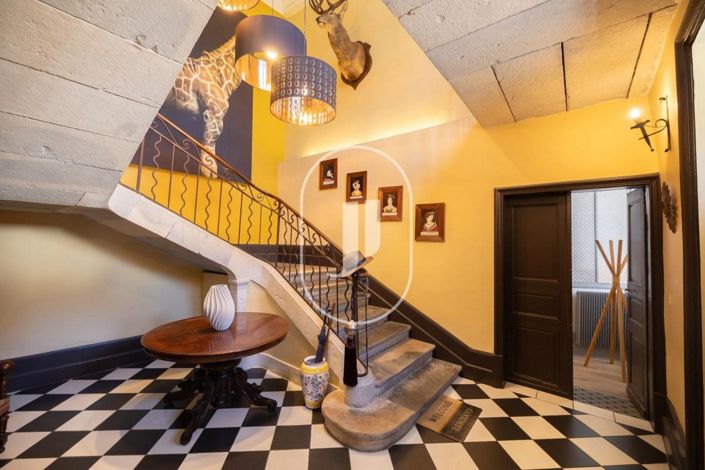Image No.5-10 Bed House for sale
