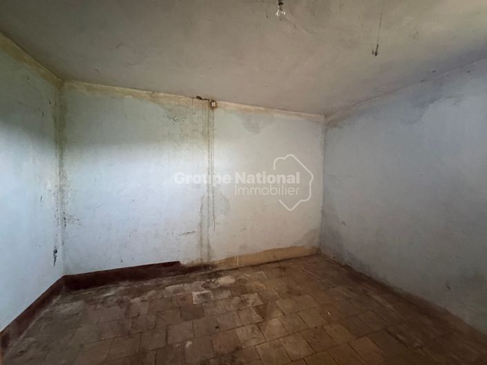 Image No.10-3 Bed House for sale