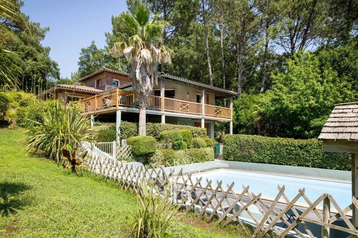 Image No.12-5 Bed House for sale