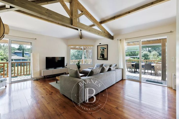 Image No.14-5 Bed House for sale