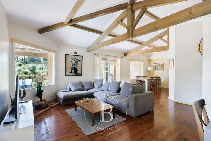 Image No.16-5 Bed House for sale