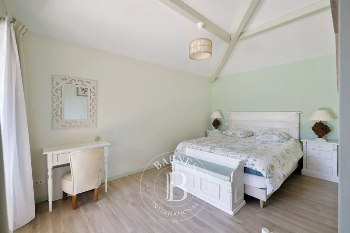 Image No.21-5 Bed House for sale