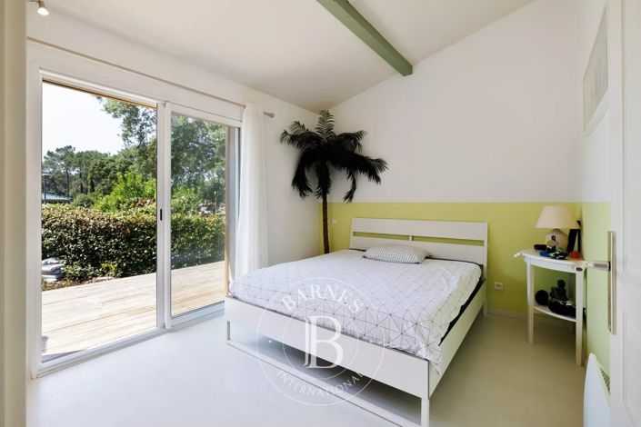 Image No.23-5 Bed House for sale