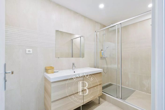 Image No.26-5 Bed House for sale