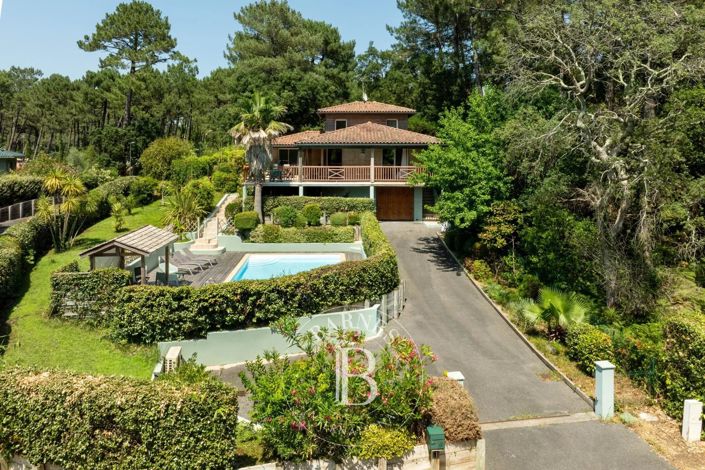 Image No.3-5 Bed House for sale