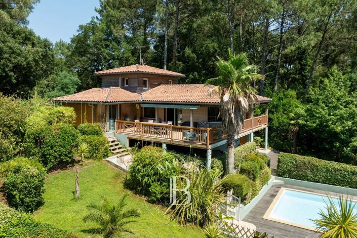 Image No.5-5 Bed House for sale
