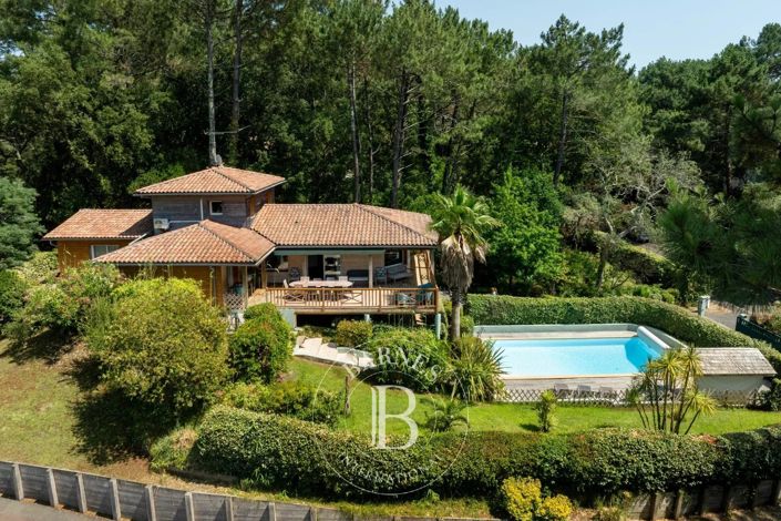 Image No.6-5 Bed House for sale