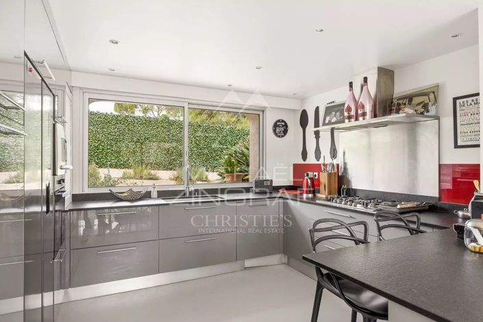 Image No.4-4 Bed House for sale