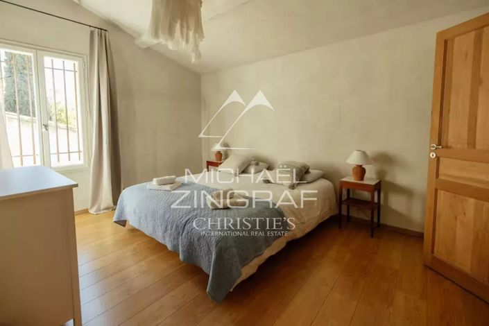 Image No.13-9 Bed House for sale
