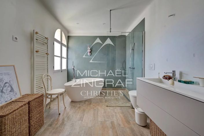 Image No.18-9 Bed House for sale