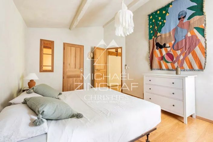 Image No.19-9 Bed House for sale