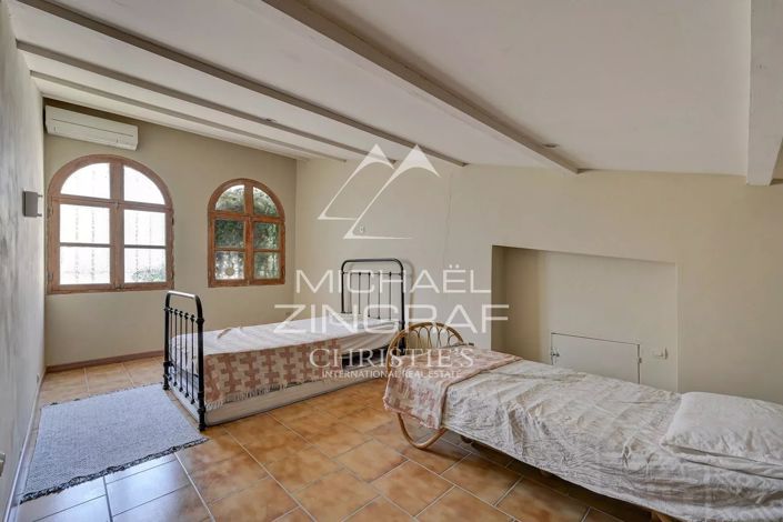 Image No.19-9 Bed House for sale