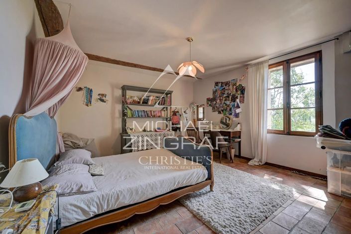 Image No.20-9 Bed House for sale