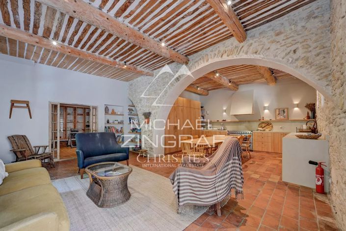 Image No.24-9 Bed House for sale