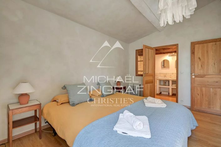 Image No.29-9 Bed House for sale