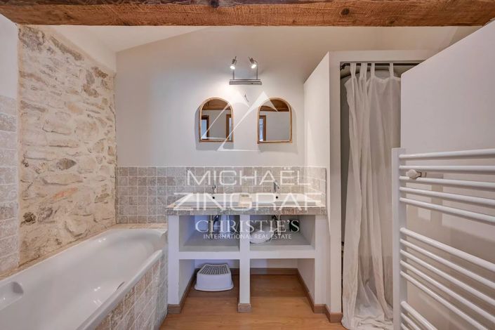 Image No.30-9 Bed House for sale