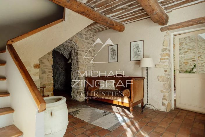 Image No.8-9 Bed House for sale