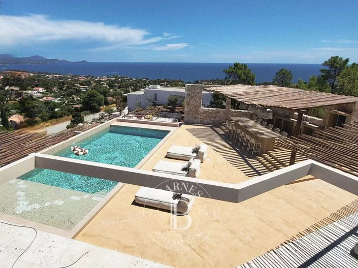 Image No.5-5 Bed House for sale