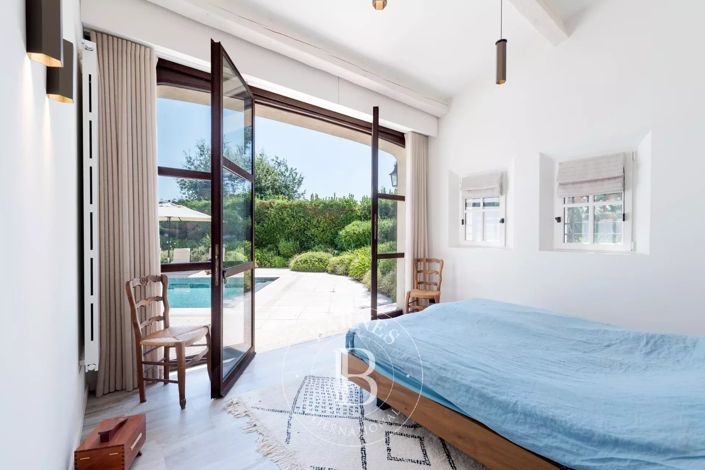Image No.9-5 Bed House for sale
