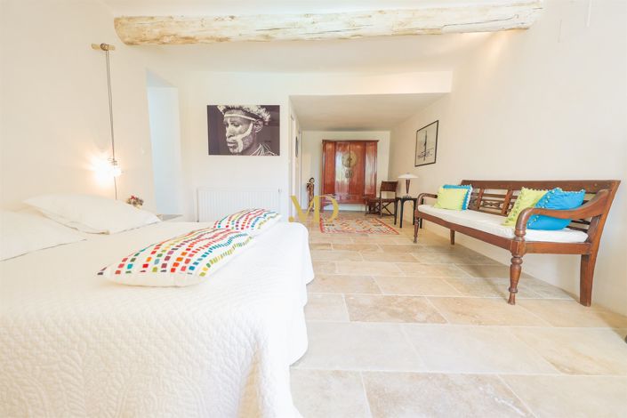 Image No.19-4 Bed House for sale