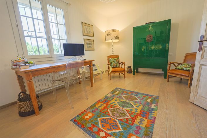 Image No.26-4 Bed House for sale