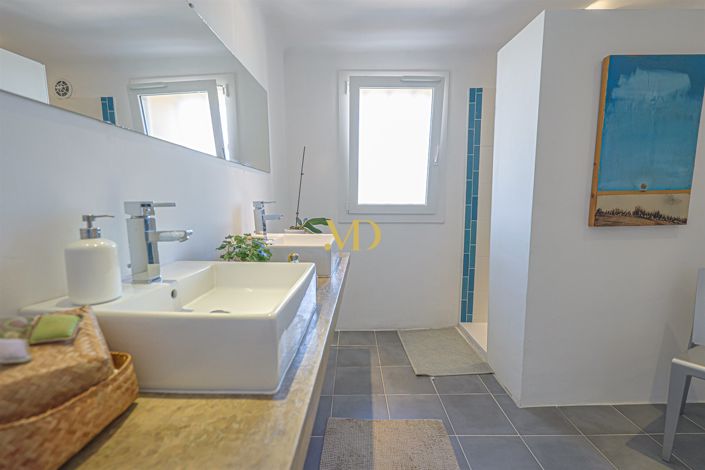Image No.37-4 Bed House for sale
