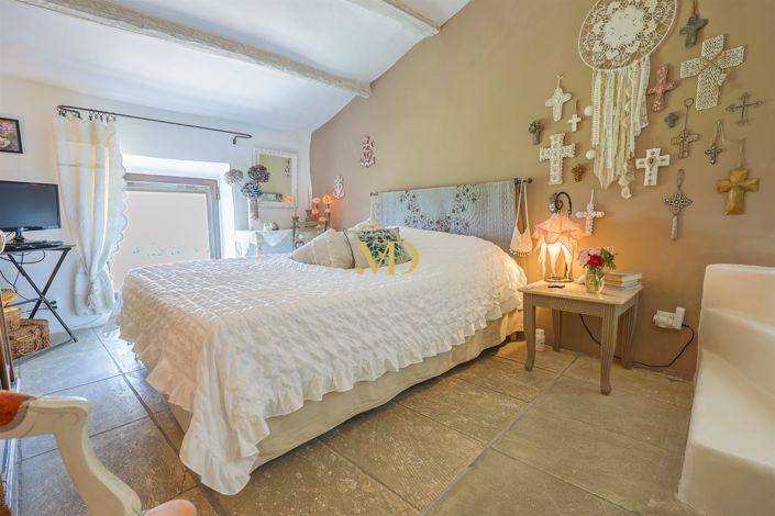 Image No.10-3 Bed House for sale