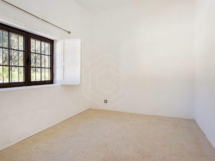 Image No.19-4 Bed House for sale