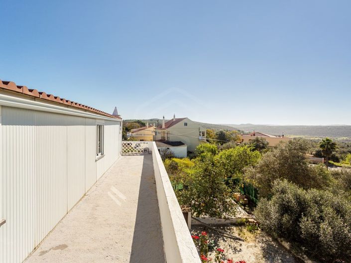 Image No.2-4 Bed House for sale