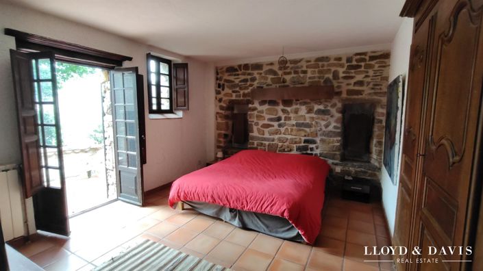 Image No.12-4 Bed House for sale
