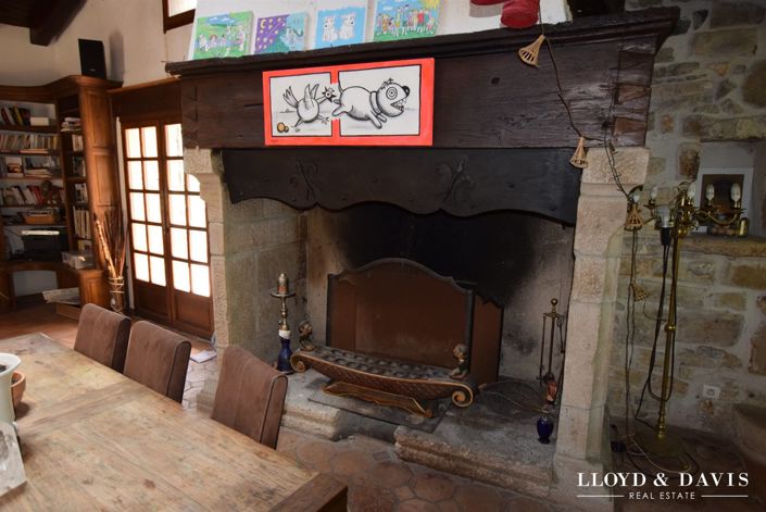 Image No.18-4 Bed House for sale