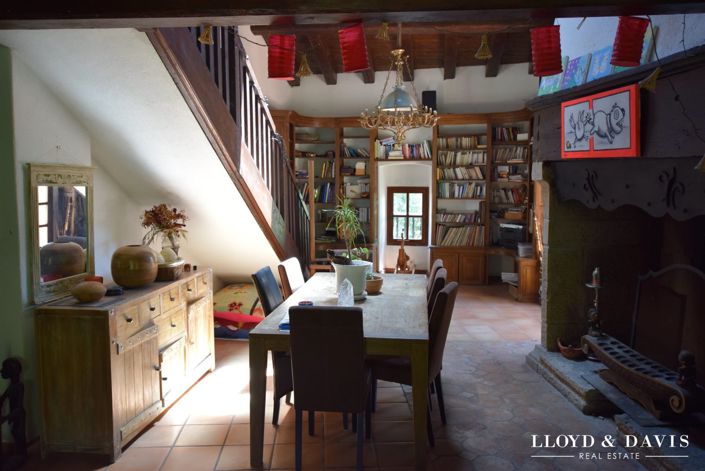 Image No.20-4 Bed House for sale