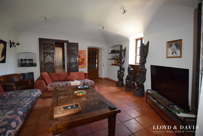 Image No.21-4 Bed House for sale