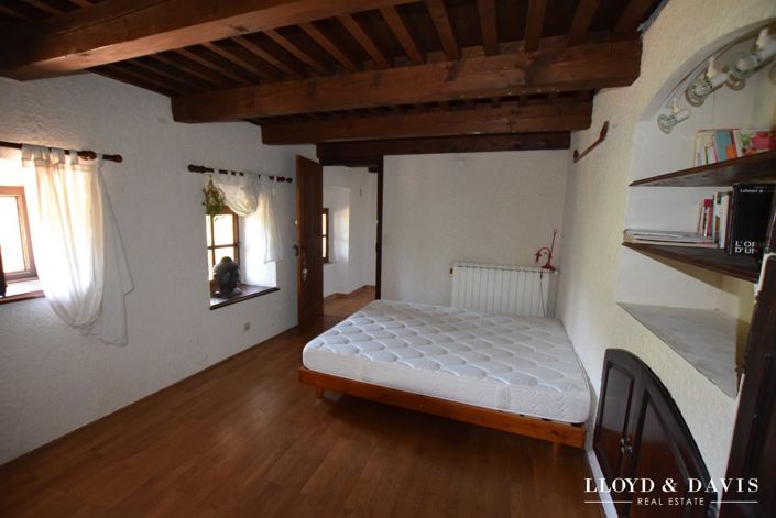 Image No.22-4 Bed House for sale
