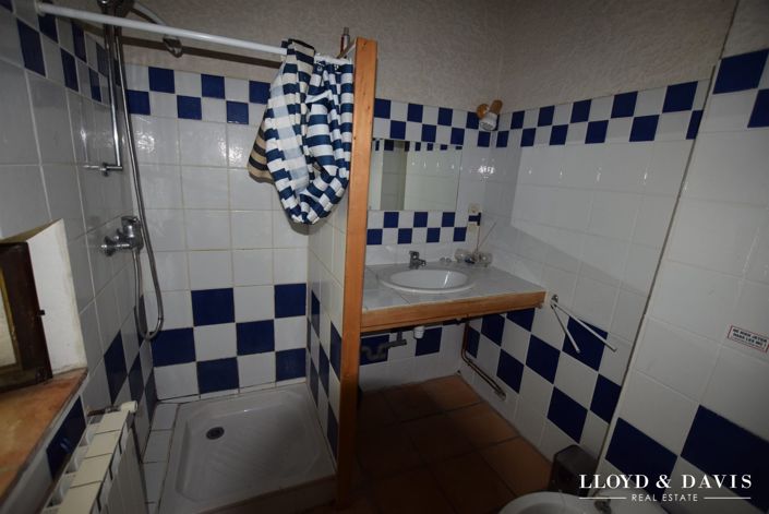 Image No.24-4 Bed House for sale