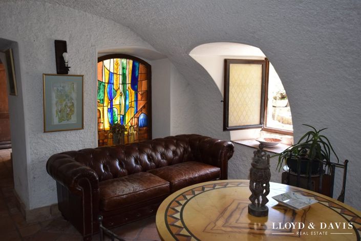 Image No.7-4 Bed House for sale