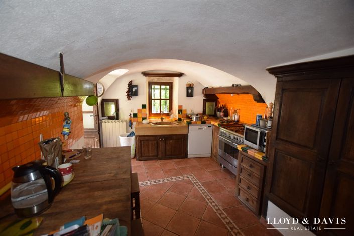 Image No.8-4 Bed House for sale