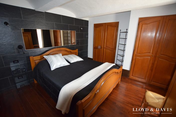 Image No.7-3 Bed House for sale