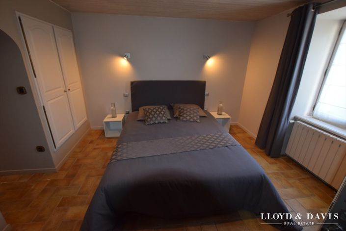 Image No.8-3 Bed House for sale