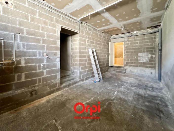 Image No.16-3 Bed House for sale