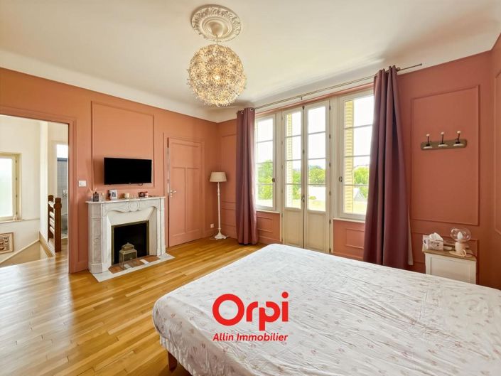 Image No.14-4 Bed House for sale