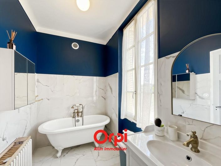 Image No.15-4 Bed House for sale
