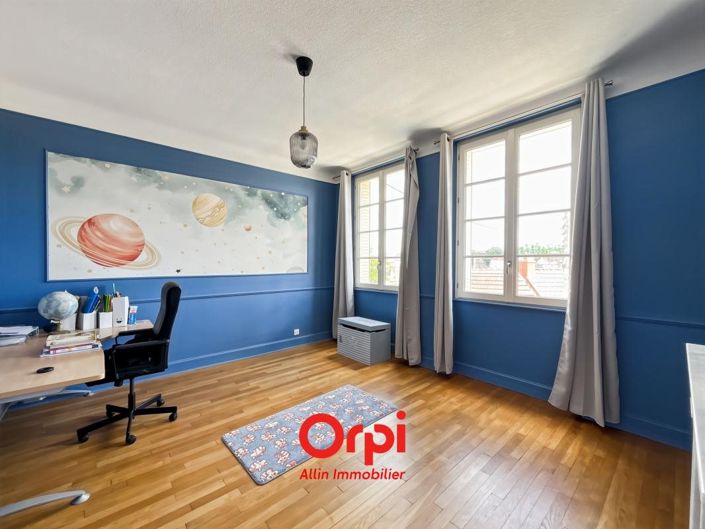 Image No.18-4 Bed House for sale