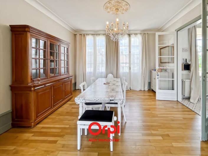 Image No.5-4 Bed House for sale
