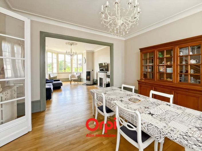 Image No.6-4 Bed House for sale