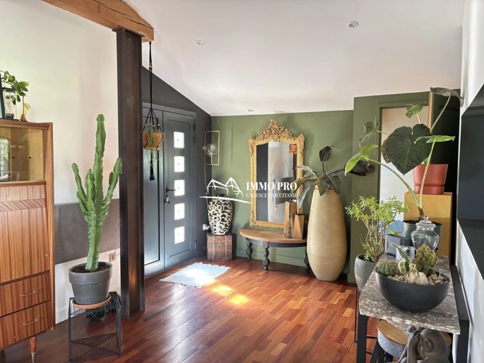 Image No.17-5 Bed House for sale