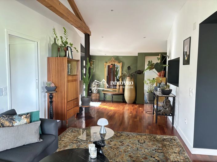 Image No.18-5 Bed House for sale